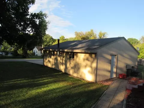 910 Taylor St, Pecatonica, IL 61063 photo 19