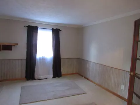 910 Taylor St, Pecatonica, IL 61063 photo 2