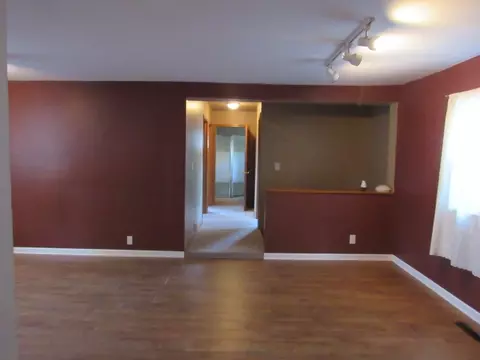 910 Taylor St, Pecatonica, IL 61063 photo 7