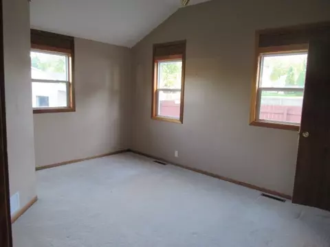 910 Taylor St, Pecatonica, IL 61063 photo 11