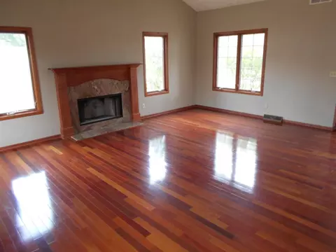 4717 Cabot Ln, Cherry Valley, IL 61016 photo 2
