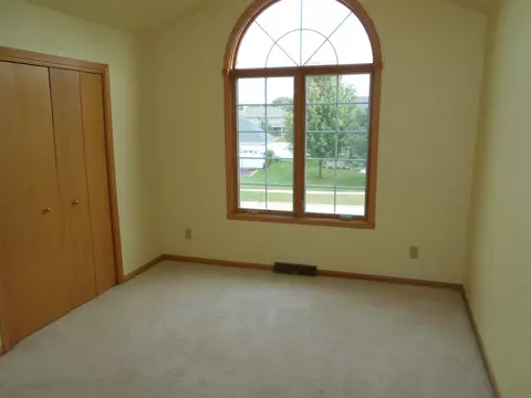 4717 Cabot Ln, Cherry Valley, IL 61016 photo 7