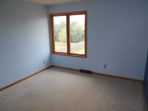 4717 Cabot Ln, Cherry Valley, IL 61016 photo 9