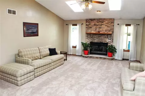 8328 Necedah Dr, Roscoe, IL 61073 photo 9