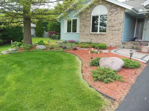 8328 Necedah Dr, Roscoe, IL 61073 photo 3
