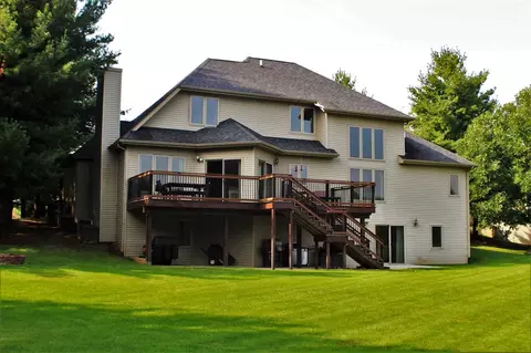 7482 Timber Ridge Rd, Roscoe, IL 61073 photo 3