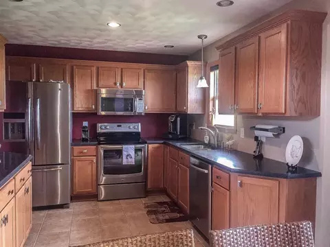 3695 Golden Eagle Dr, Beloit, WI 53511 photo 7