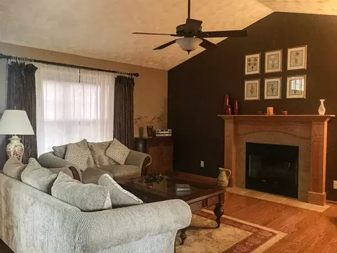 3695 Golden Eagle Dr, Beloit, WI 53511 photo 3
