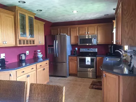 3695 Golden Eagle Dr, Beloit, WI 53511 photo 5