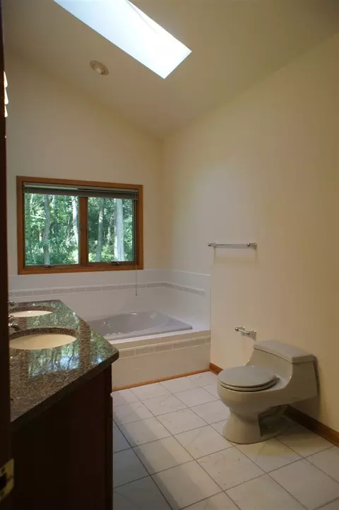 8922 Folkestone Ct, Roscoe, IL 61073 photo 12