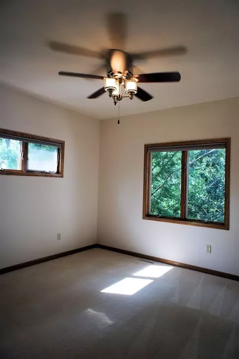 8922 Folkestone Ct, Roscoe, IL 61073 photo 14