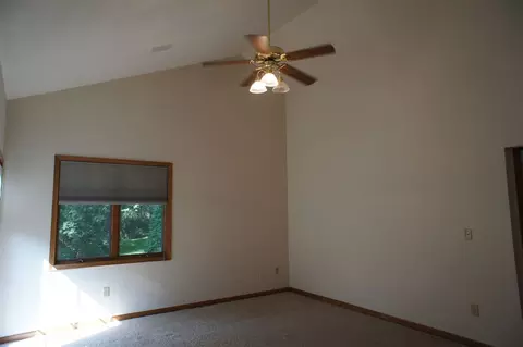 8922 Folkestone Ct, Roscoe, IL 61073 photo 13