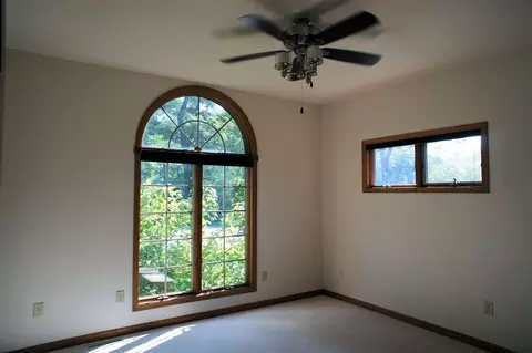 8922 Folkestone Ct, Roscoe, IL 61073 photo 11