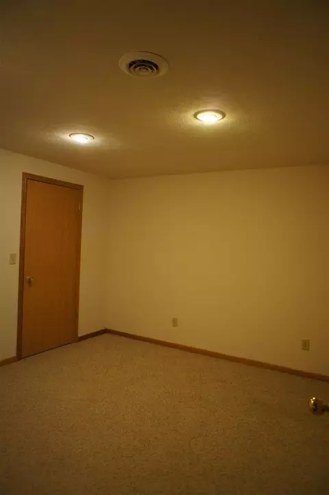 8922 Folkestone Ct, Roscoe, IL 61073 photo 19