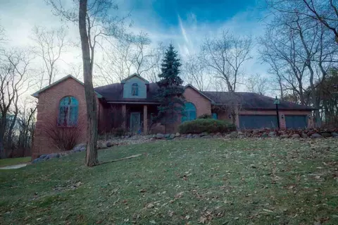 8922 Folkestone Ct, Roscoe, IL 61073 photo 1