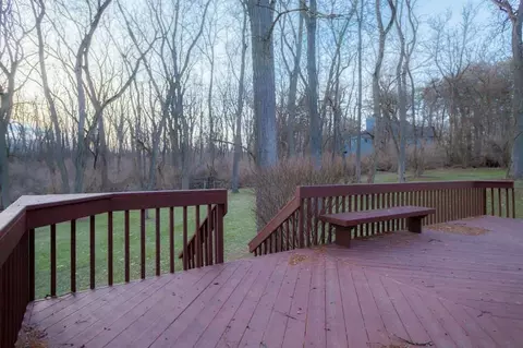 8922 Folkestone Ct, Roscoe, IL 61073 photo 3