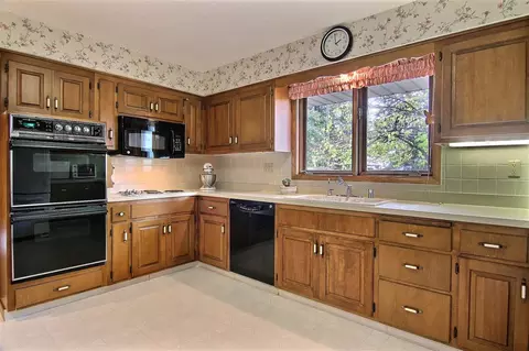 4203 Cushman Rd, Rockford, IL 61114 photo 8