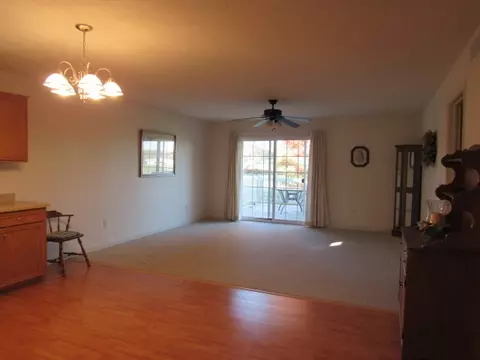 627 Grove St, Pecatonica, IL 61063 photo 8