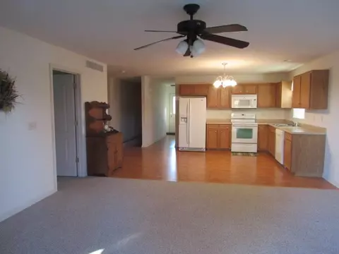 627 Grove St, Pecatonica, IL 61063 photo 7
