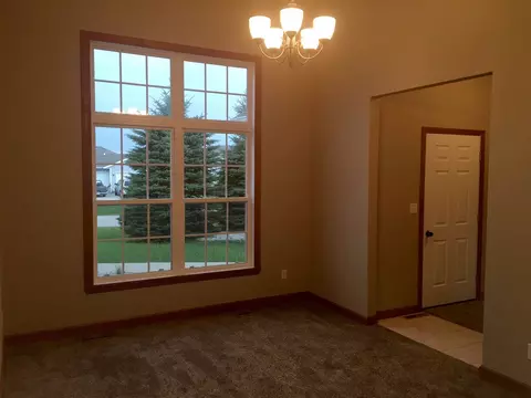11287 Lemon Grass Ln, Roscoe, IL 61073 photo 2
