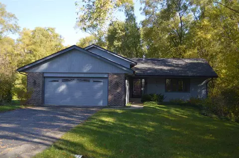 9833 Petry Cl, Roscoe, IL 61073 photo 1