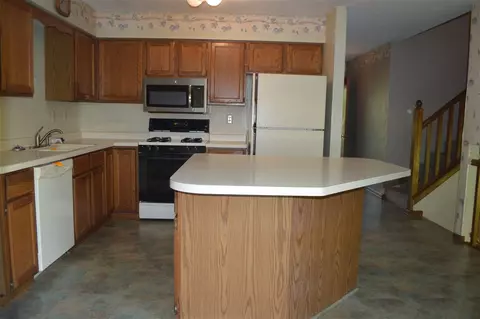 9833 Petry Cl, Roscoe, IL 61073 photo 3