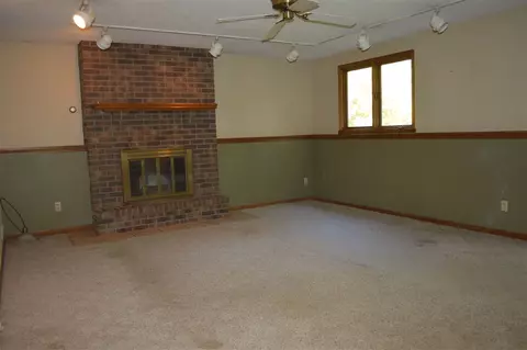 9833 Petry Cl, Roscoe, IL 61073 photo 6