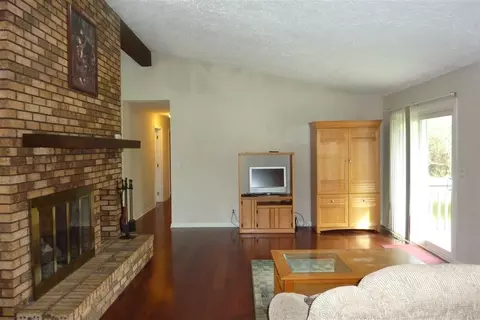 10490 Ray Dr, Roscoe, IL 61073 photo 12