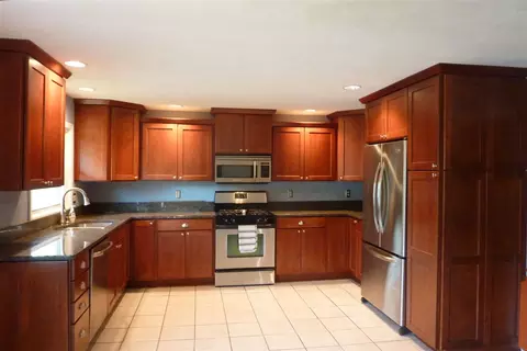 10490 Ray Dr, Roscoe, IL 61073 photo 3