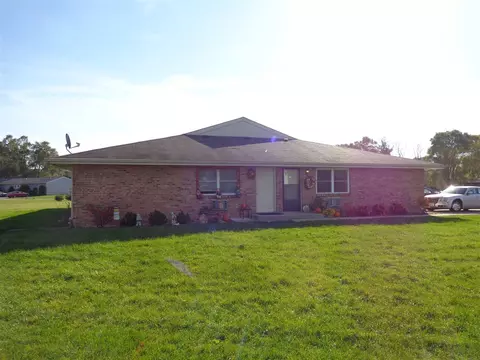 10039 Bitterroot Rd, Roscoe, IL 61073 photo 2