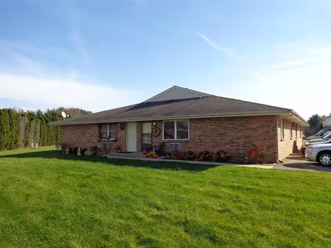 10039 Bitterroot Rd, Roscoe, IL 61073 photo 1