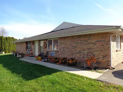 10039 Bitterroot Rd, Roscoe, IL 61073 photo 4