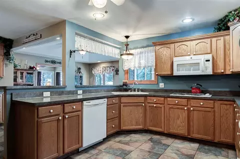 1927 Spring Brook Ave, Rockford, IL 61107 photo 9