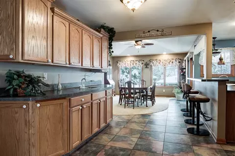 1927 Spring Brook Ave, Rockford, IL 61107 photo 5