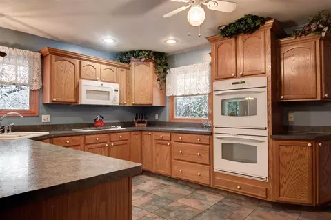 1927 Spring Brook Ave, Rockford, IL 61107 photo 8