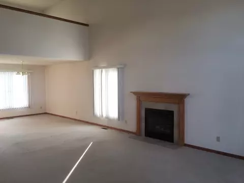 656 Par Pl, Rockford, IL 61108 photo 2