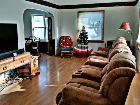 410 W Main St, Capron, IL 61012 photo 3