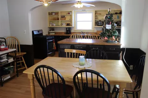 410 W Main St, Capron, IL 61012 photo 7