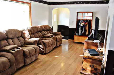410 W Main St, Capron, IL 61012 photo 5