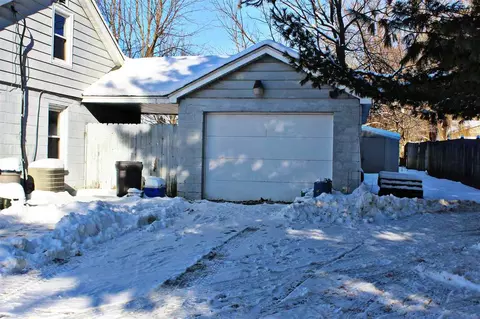 410 W Main St, Capron, IL 61012 photo 2