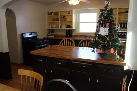 410 W Main St, Capron, IL 61012 photo 8