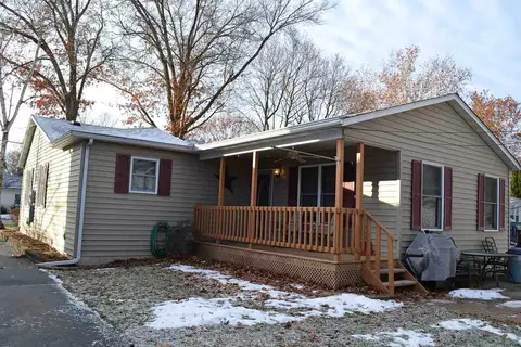307 W 3rd St, Byron, IL 61010 photo 2