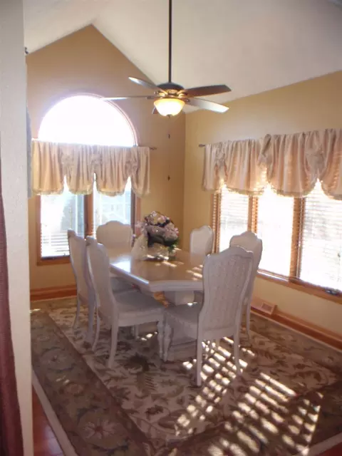 9223 Forest Rdg, Roscoe, IL 61073 photo 6
