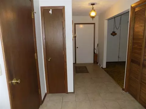 5658 Thompson Dr, Roscoe, IL 61073 photo 4