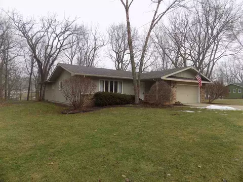 5658 Thompson Dr, Roscoe, IL 61073 photo 1