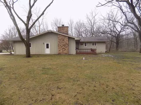 5658 Thompson Dr, Roscoe, IL 61073 photo 2