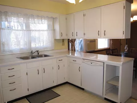315 Show St, Capron, IL 61012 photo 4
