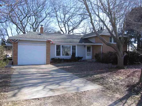 315 Show St, Capron, IL 61012 photo 1