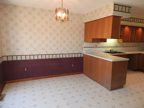 1533 Michael Dr, Pecatonica, IL 61063 photo 4