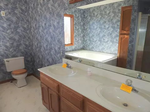1533 Michael Dr, Pecatonica, IL 61063 photo 8